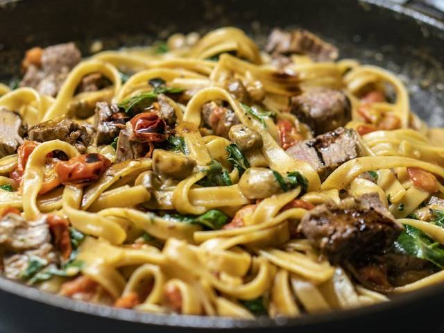 Dana Etli Fettuccine